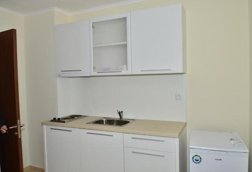 La Piazza Primorsko Rooms & Apartments