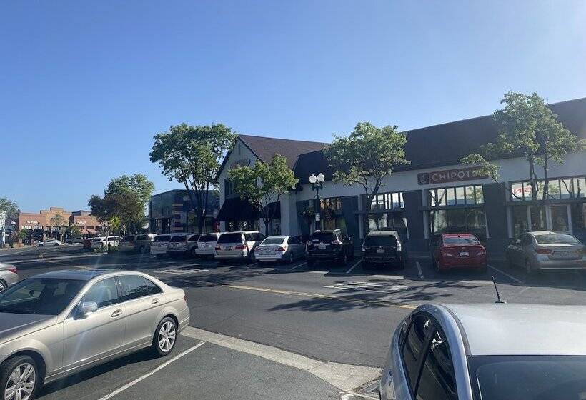 فندق على الطريق Sun Valley Inn