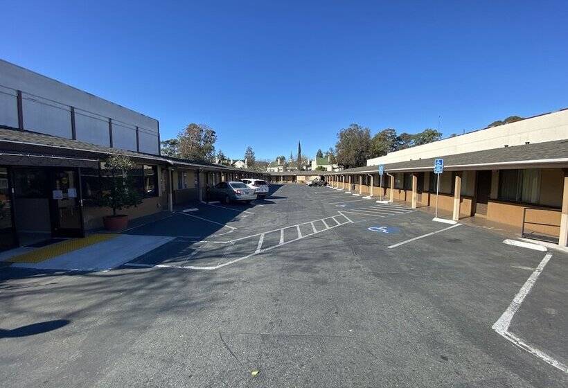 فندق على الطريق Sun Valley Inn