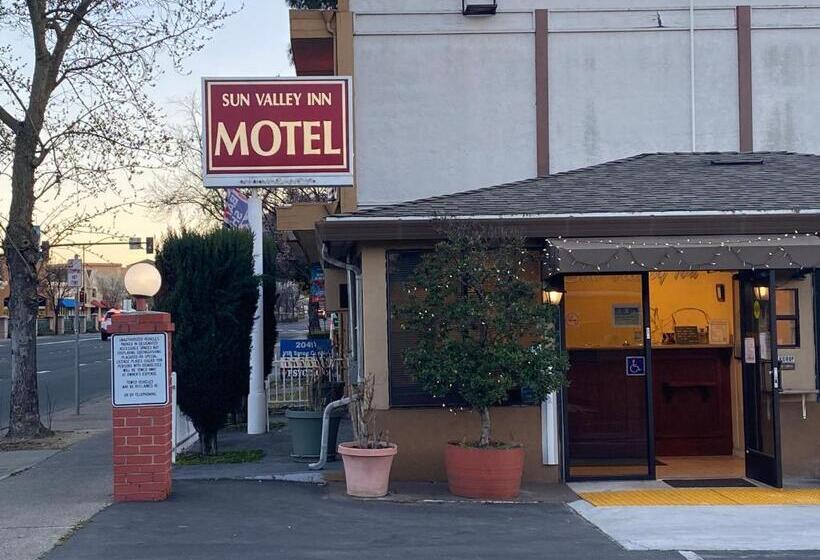 فندق على الطريق Sun Valley Inn