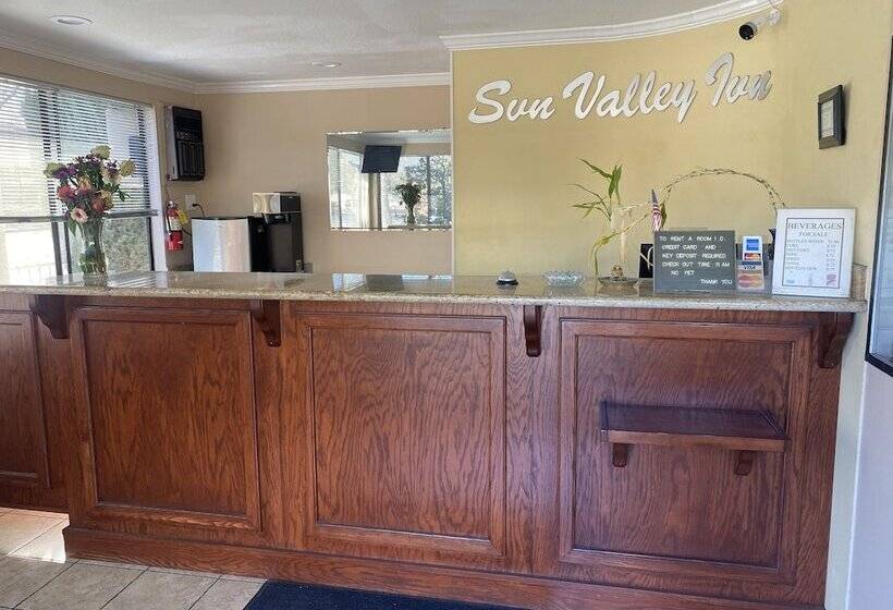 فندق على الطريق Sun Valley Inn