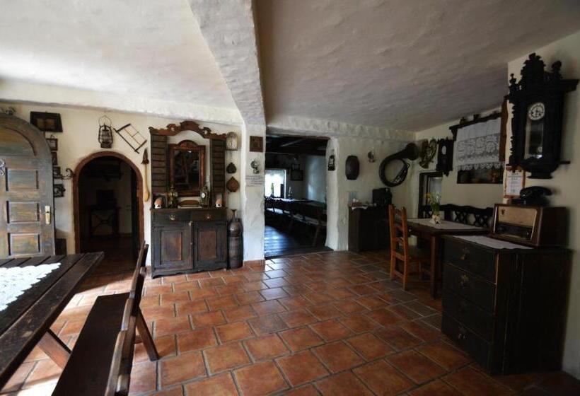 פנסיון Arts And Crafts Guesthouse