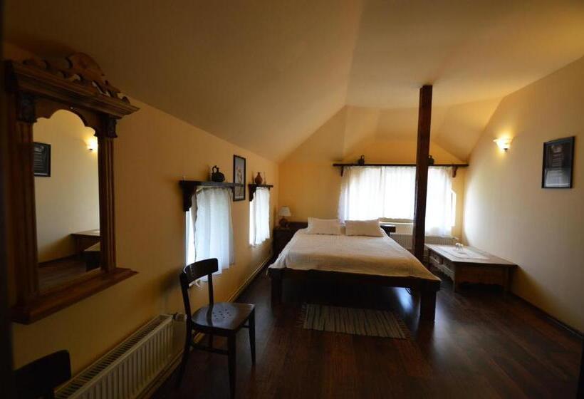 פנסיון Arts And Crafts Guesthouse