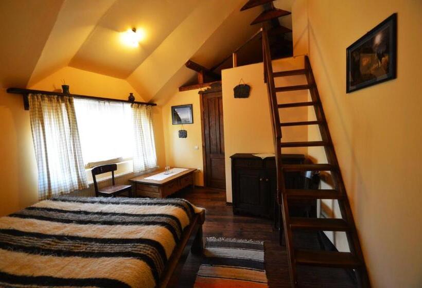 פנסיון Arts And Crafts Guesthouse