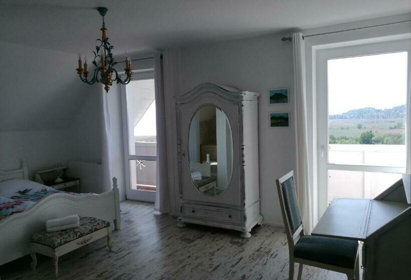 بنسيون Villa Izabella