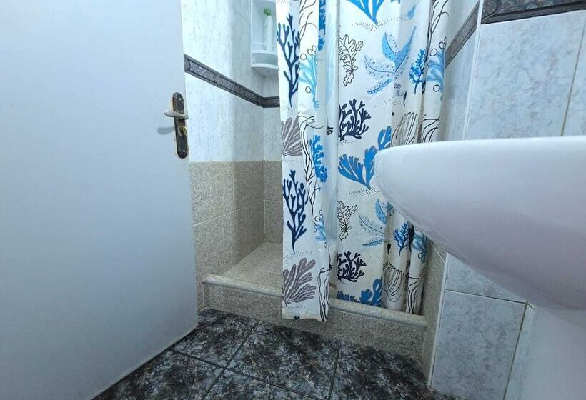 بنسيون Low Cost Room Las Llaves 3