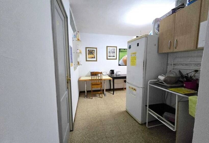 بنسيون Low Cost Room Las Llaves 3