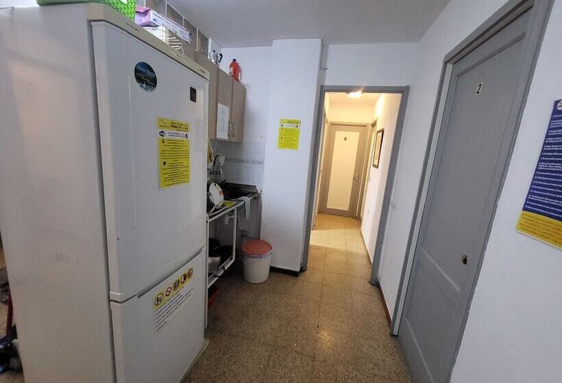 بنسيون Low Cost Room Las Llaves 3