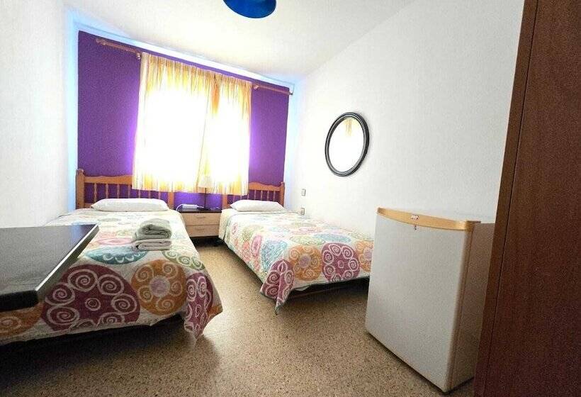 بنسيون Low Cost Room Las Llaves 3