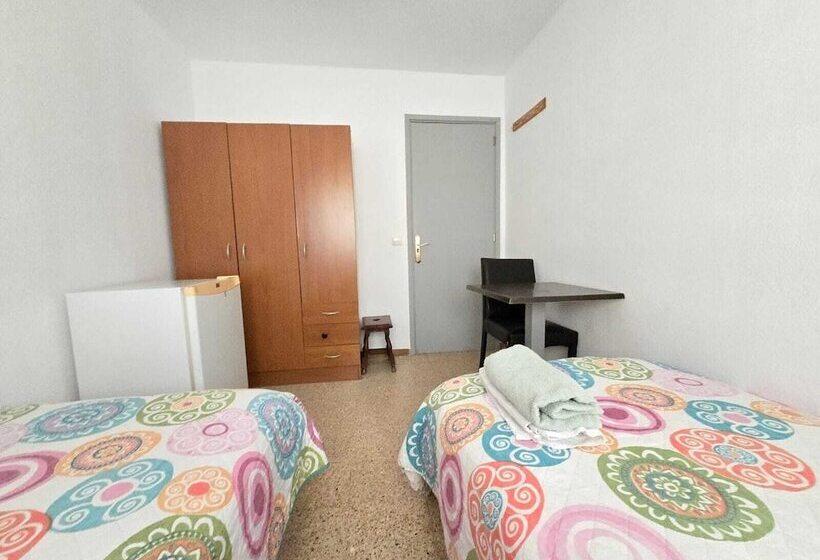بنسيون Low Cost Room Las Llaves 3