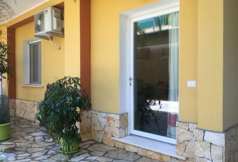 Пансион Luigi Apartments&rooms