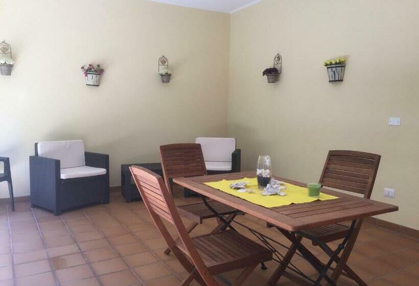 Пансион Luigi Apartments&rooms