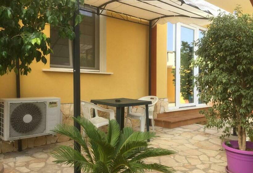 Пансион Luigi Apartments&rooms