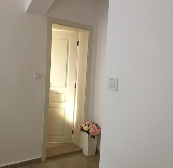 Пансион Red House Family