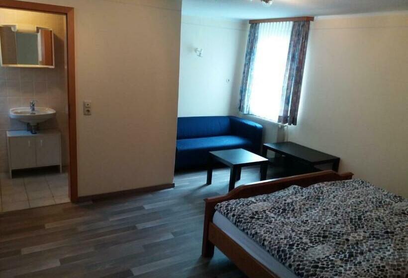 ペンション Steeger Weinstube