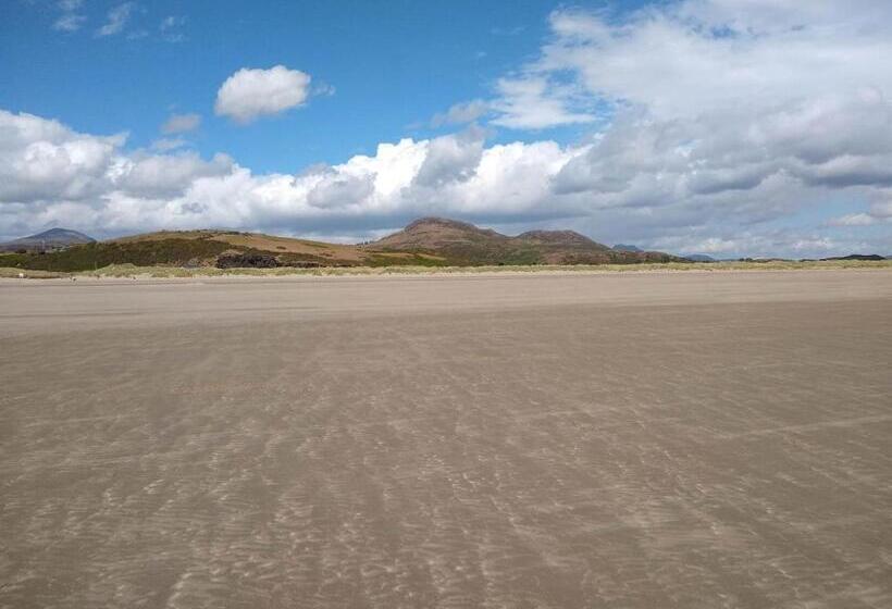 膳宿费 Tirionfa Guest House