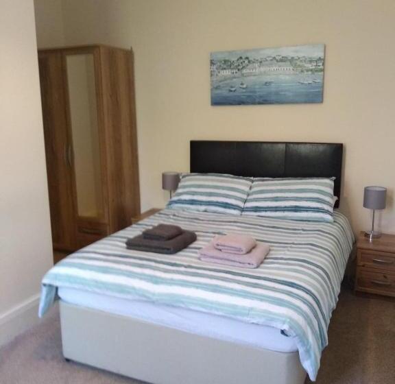 Пансион Tirionfa Guest House