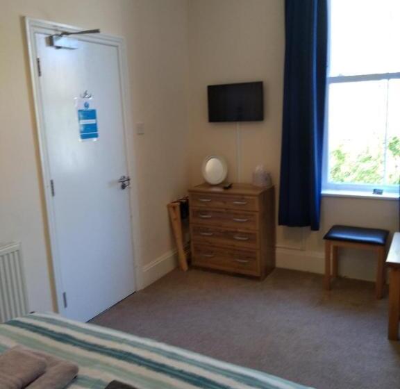 Пансион Tirionfa Guest House