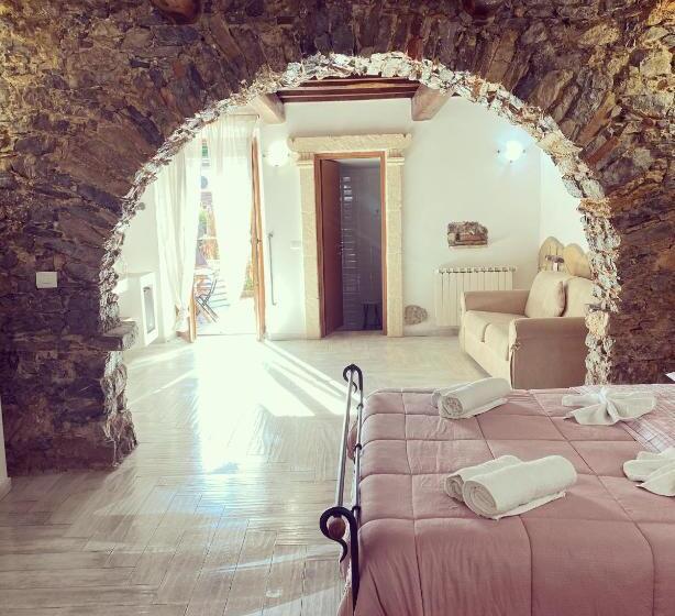 پانسیون Trilogy