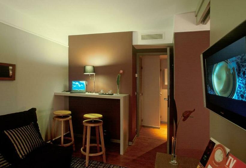 Residence Mercure Paris La Defense Grande Arche