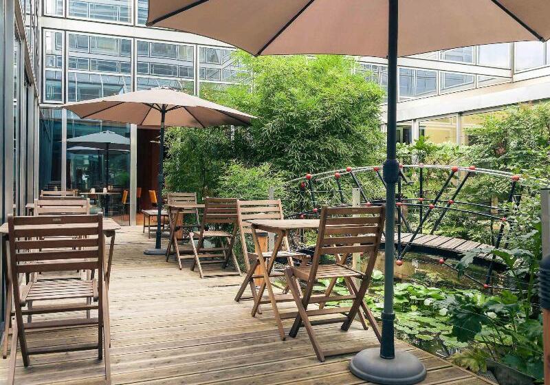 Residence Mercure Paris La Defense Grande Arche