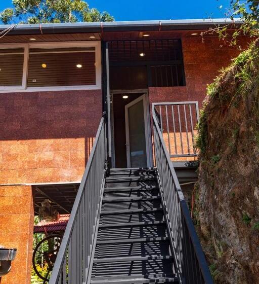 리조트 Castillo De Woods