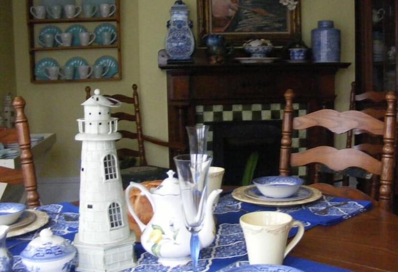 Rothesay House Heritage Inn B&b