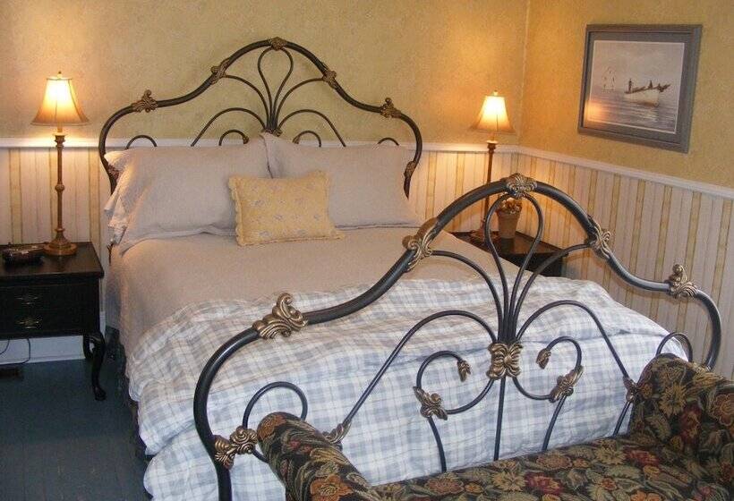 Rothesay House Heritage Inn B&b