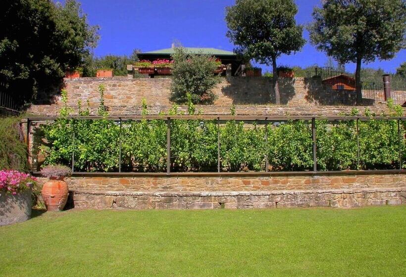 Spacious Cottage In Cortona With Swimming Pool