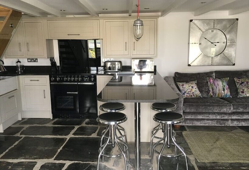 The Padstow Cottage   Coswarth House