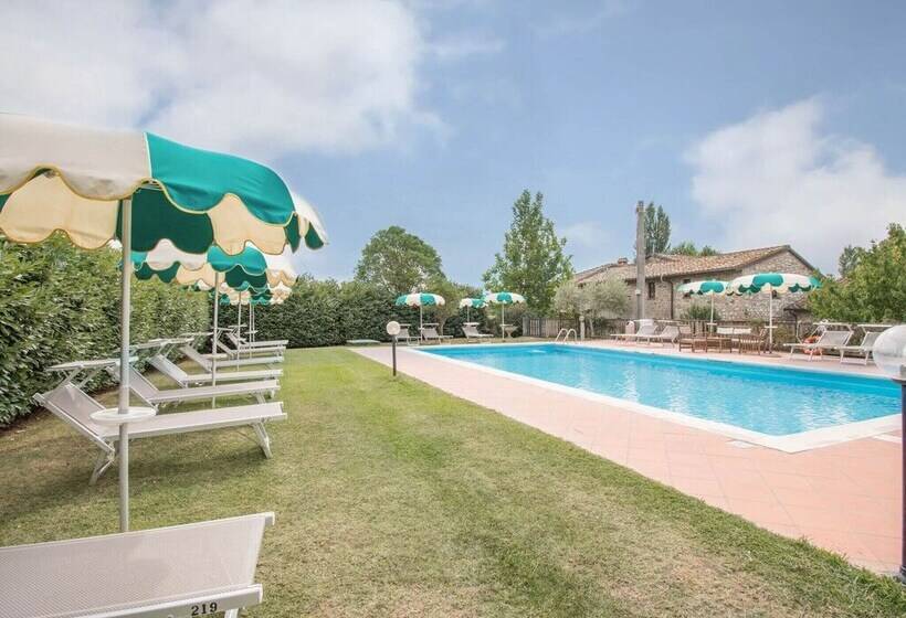 Vintage Apartment In Magione With Swimming Pool