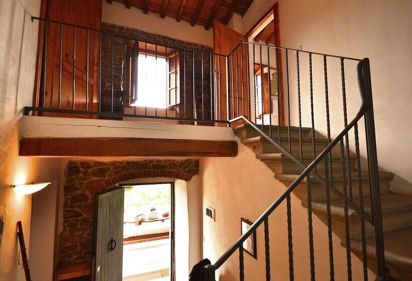 Vintage Cottage In Pescia With Hot Tub