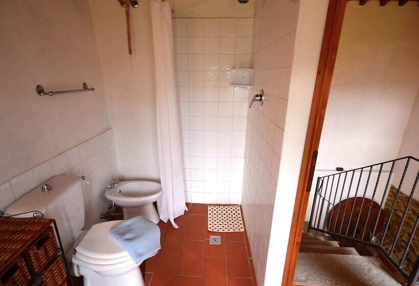 Vintage Cottage In Pescia With Hot Tub