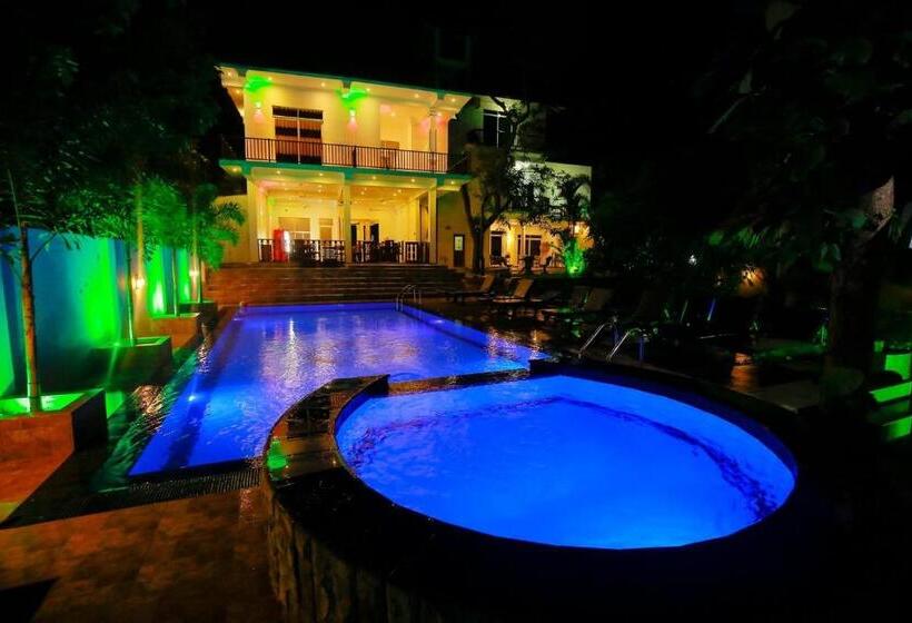 Yala River Front Hotel & Restaurant