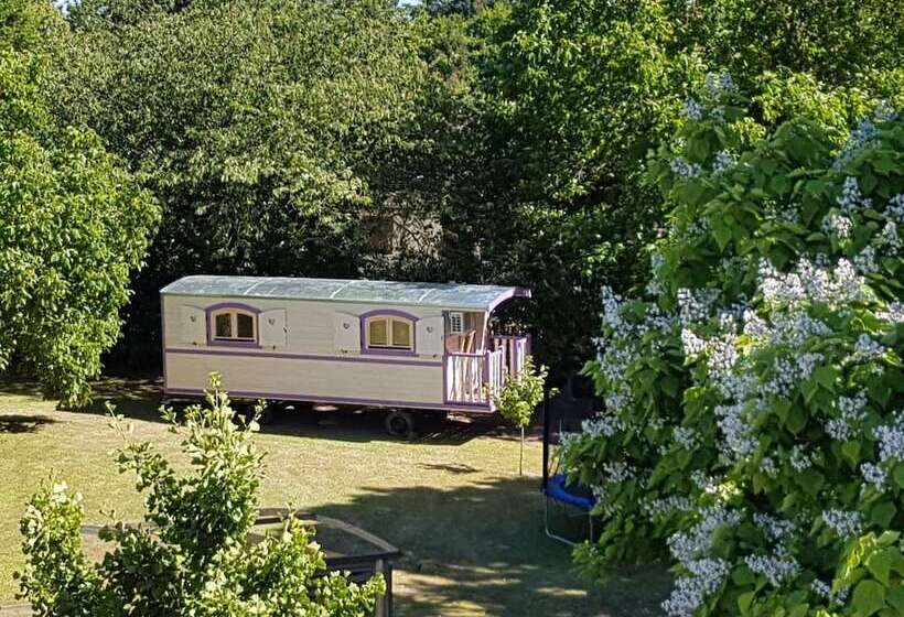 ベッドアンドブレックファースト Les Insolites De La Pouillyzotte