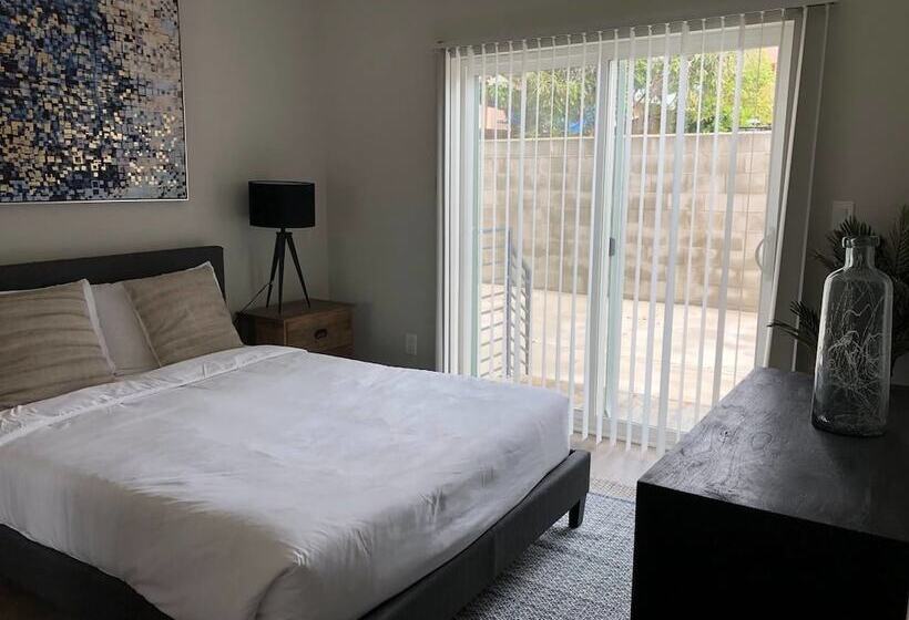 Brand New Modern Luxury 3bdr Townhome In Silver Lake