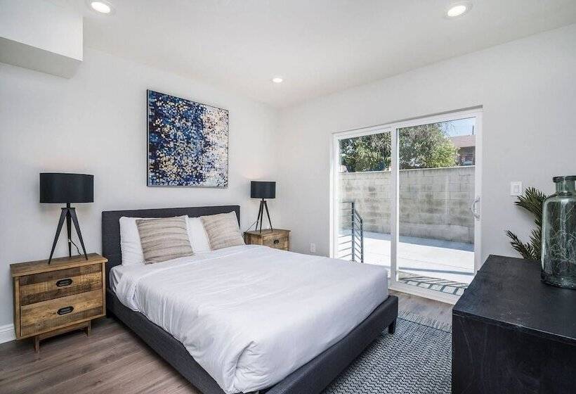 Brand New Modern Luxury 3bdr Townhome In Silver Lake