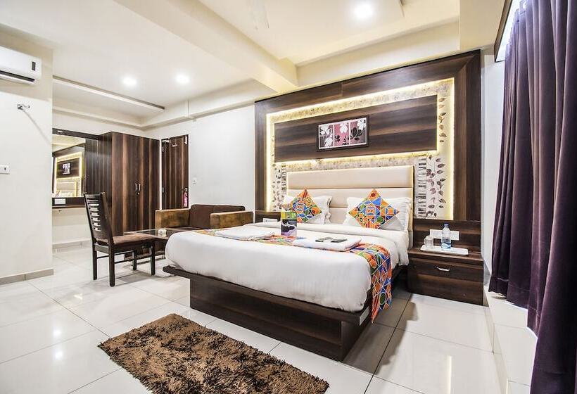 Fabhotel Royal Residency Sama  Savli Rd