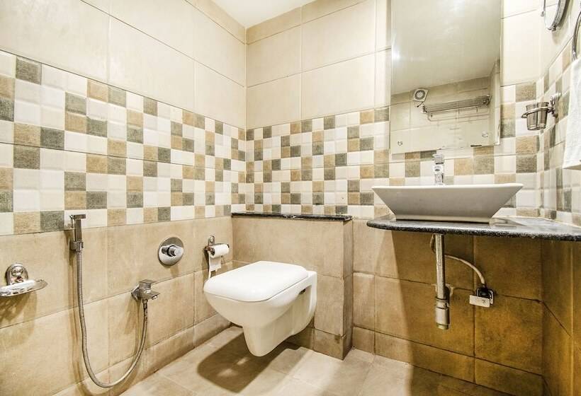 Fabhotel Royal Residency Sama  Savli Rd