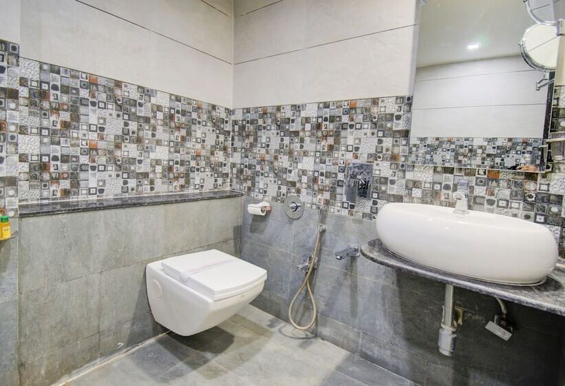 Fabhotel Royal Residency Sama  Savli Rd