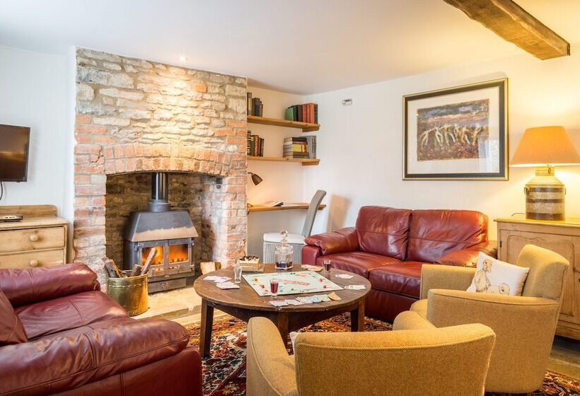 فندق فئة نجمة واحدة Old Swan