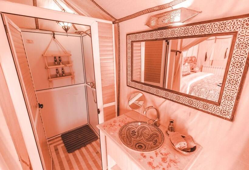 هتل Caravanserai Luxury Desert Camps