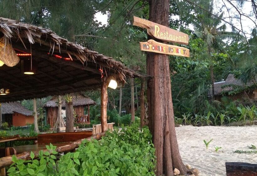 Отель Freeda Resort Koh Jum