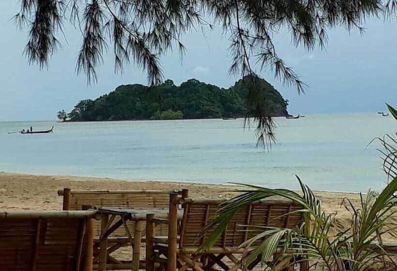 Отель Freeda Resort Koh Jum