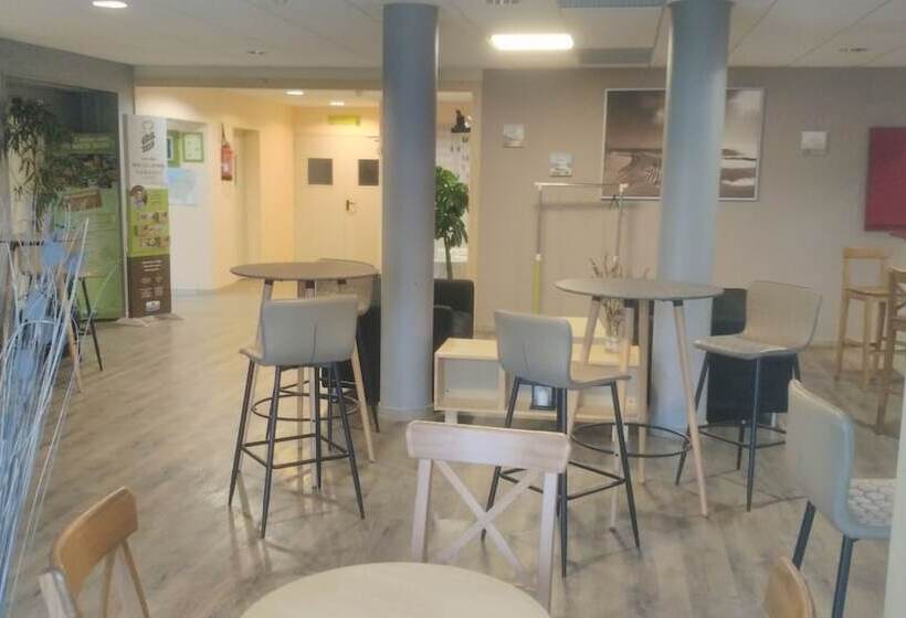 호텔 Hôtel Club Les Tourelles