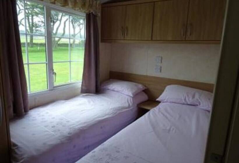 בית מלון כפרי Inver Caravan Park