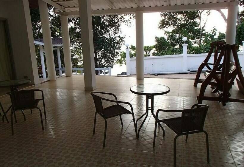 酒店 Kohjum Sea Beach Resort