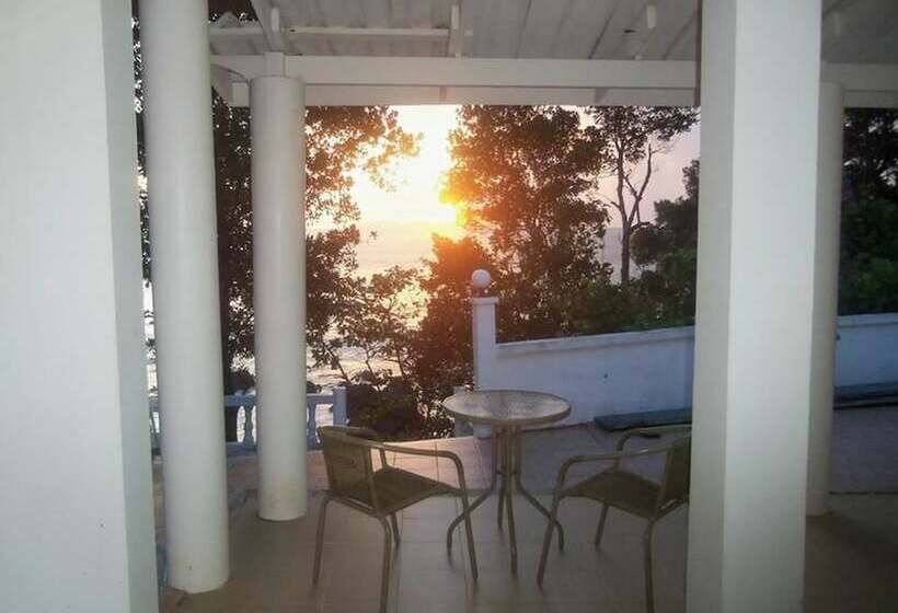 酒店 Kohjum Sea Beach Resort