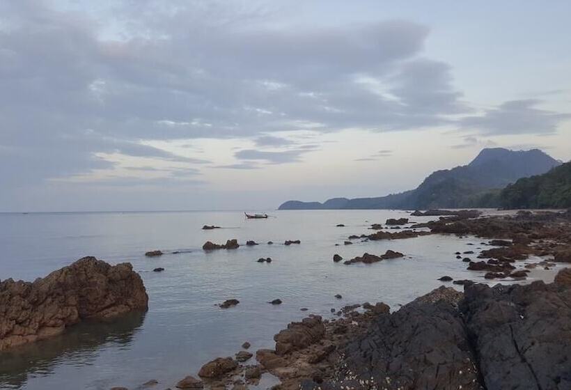 בית מלון כפרי Kohjum Sea Beach Resort