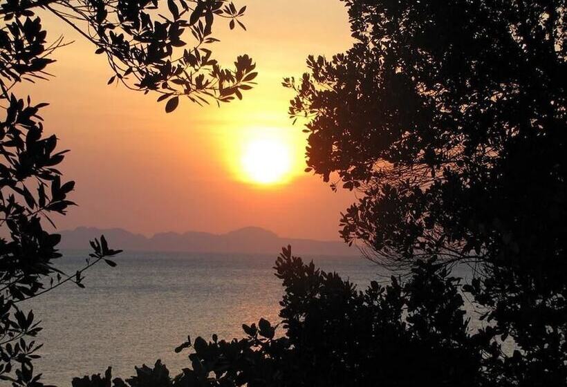 בית מלון כפרי Kohjum Sea Beach Resort